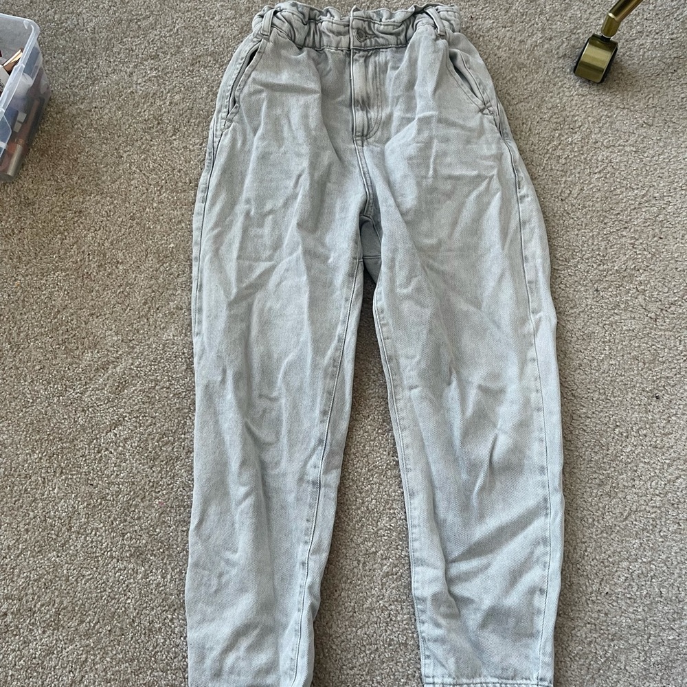 Zara Jeans with elastic waist! Worn once!